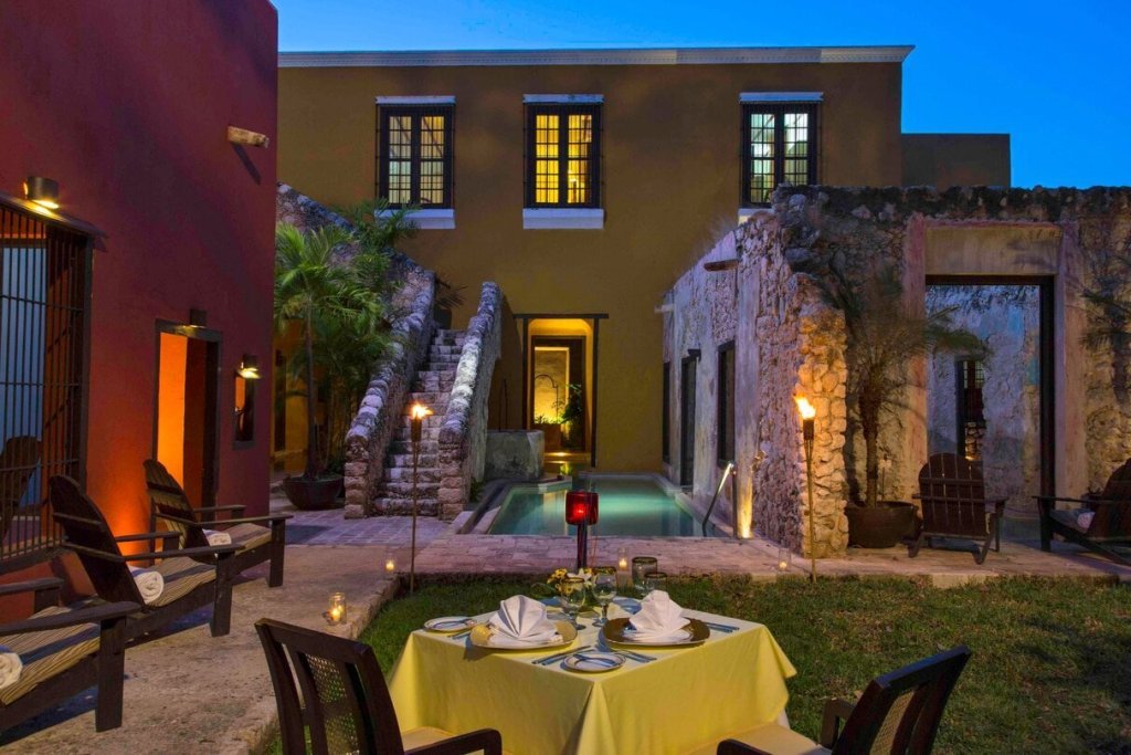 Hacienda Puerta Campeche es uno de los hoteles que comparte un increíble espacio de magnificencia histórica y arquitectónica, conformado por variedad de haciendas