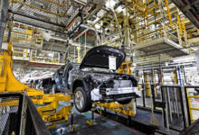 Se Reduce la Dependencia de Estados Unidos para los Autos Fabricados en México 1 La administración del presidente Donald Trump ha ensayado e impuesto de lleno una serie de aranceles a las exportaciones mexicanas, entre ellos a la industria automotriz que paga cuotas con base en qué proporción de sus unidades no cumplen con las reglas de origen del Tratado-México, Estados Unidos, Canadá